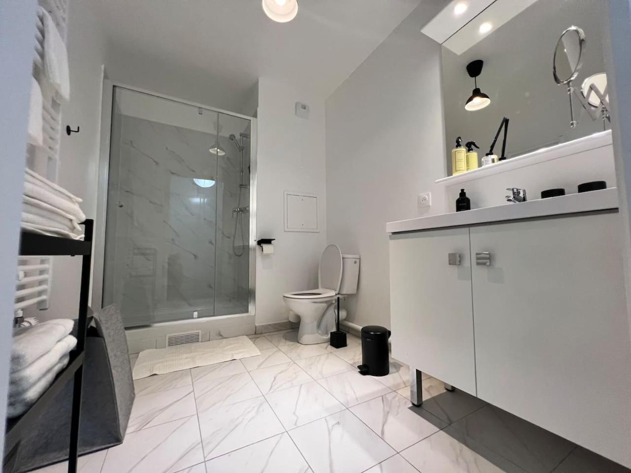Disneyland Minimalist Lifestyle - 5 Pax Apartment Serris Exterior foto